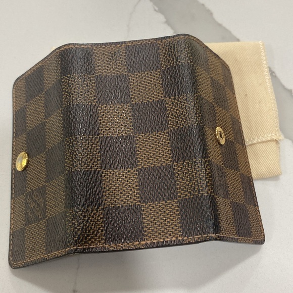 Louis Vuitton Keychain - Picture 5 of 13